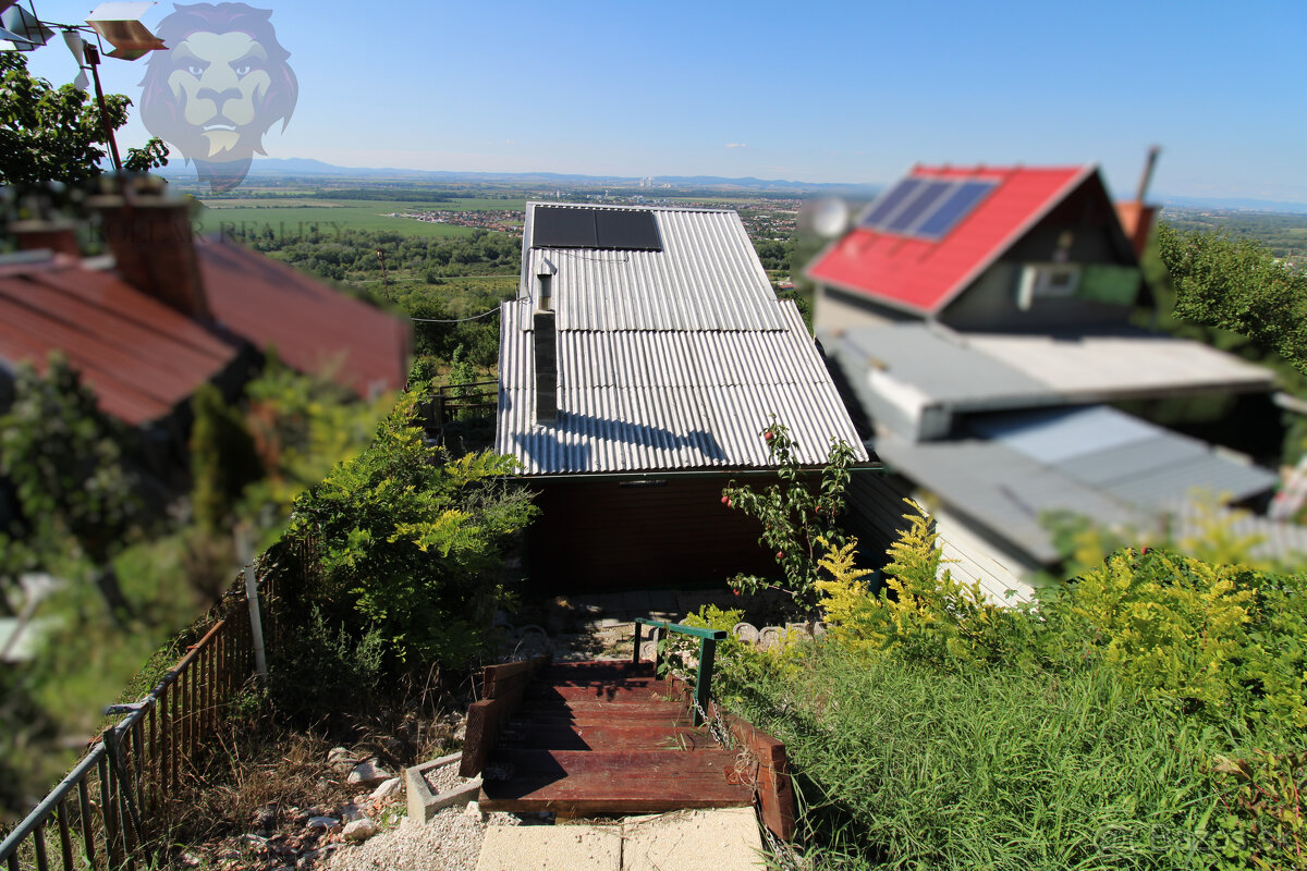 NA PREDAJ - Chatka s pekným výhľadom na Šianci - 8