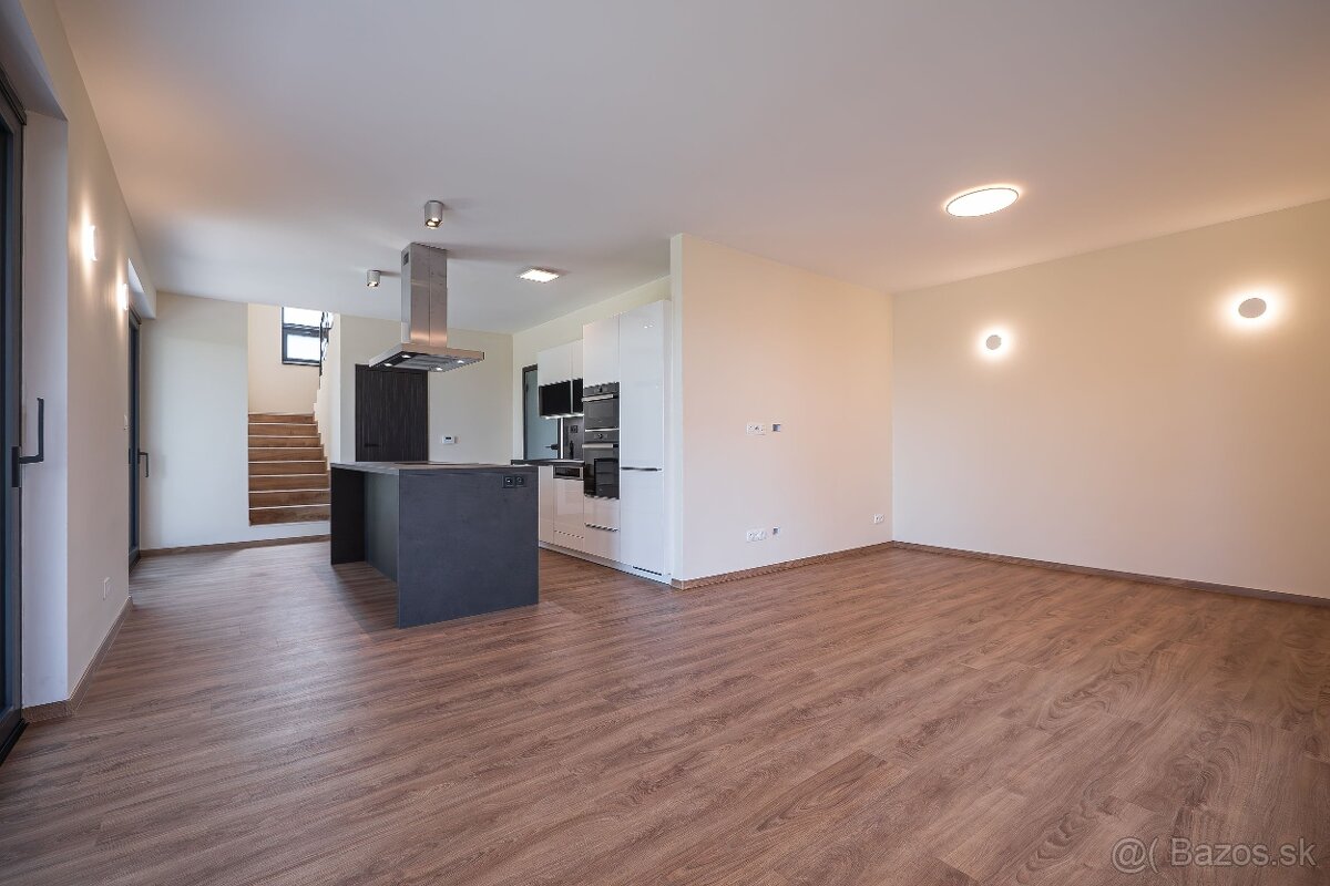 NA PREDAJ 4izb. rekreačný dom priamo pri golfovom areály - 8