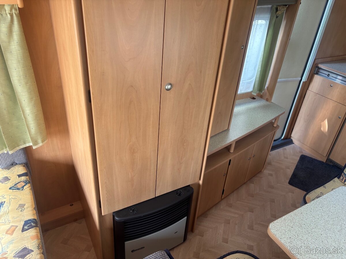 Predám karavan Burstner 460 -bojler-sprcha-predstan r.v.2001 - 8