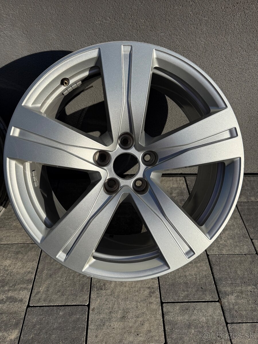 Audi hliníkové disky R18 - 8