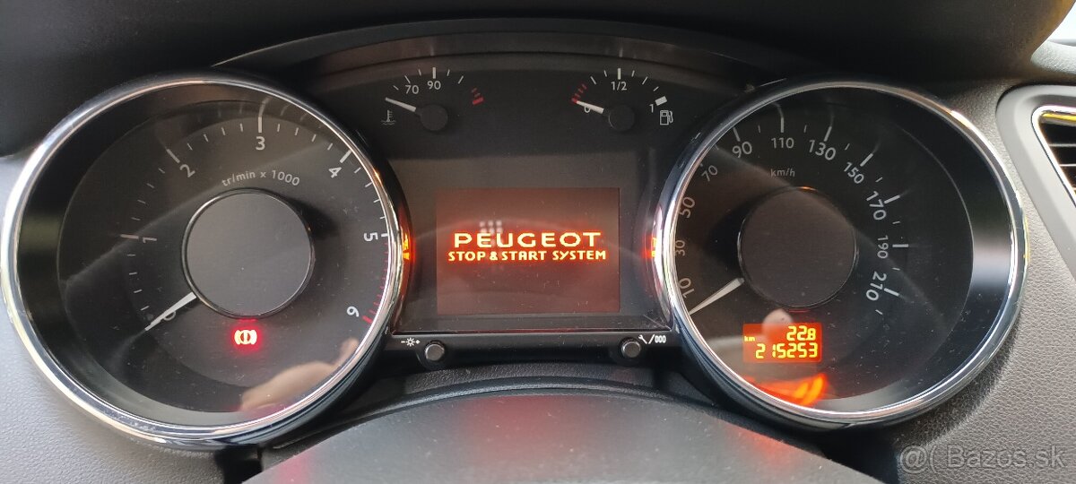 Peugeot 5008 - 8