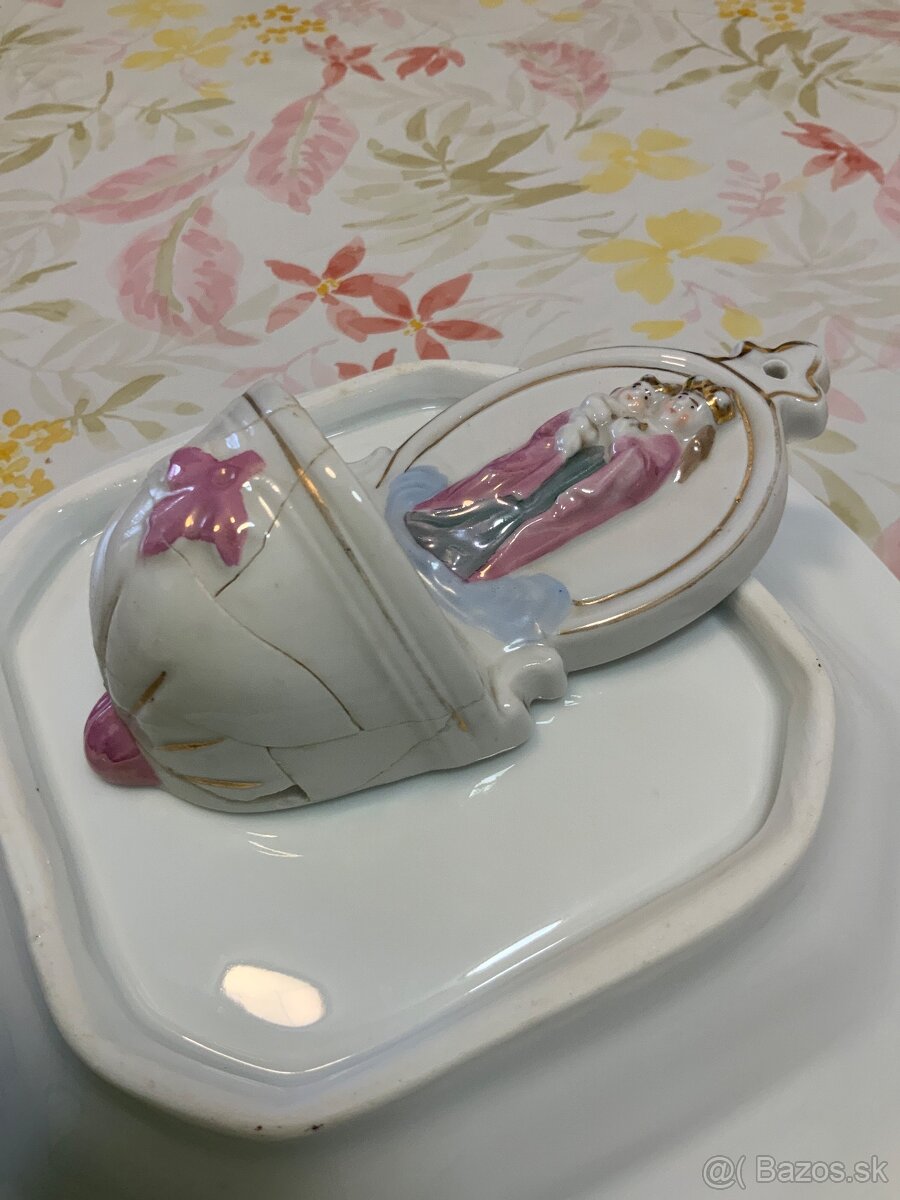 Svätenička, pátričky, krížik - 8