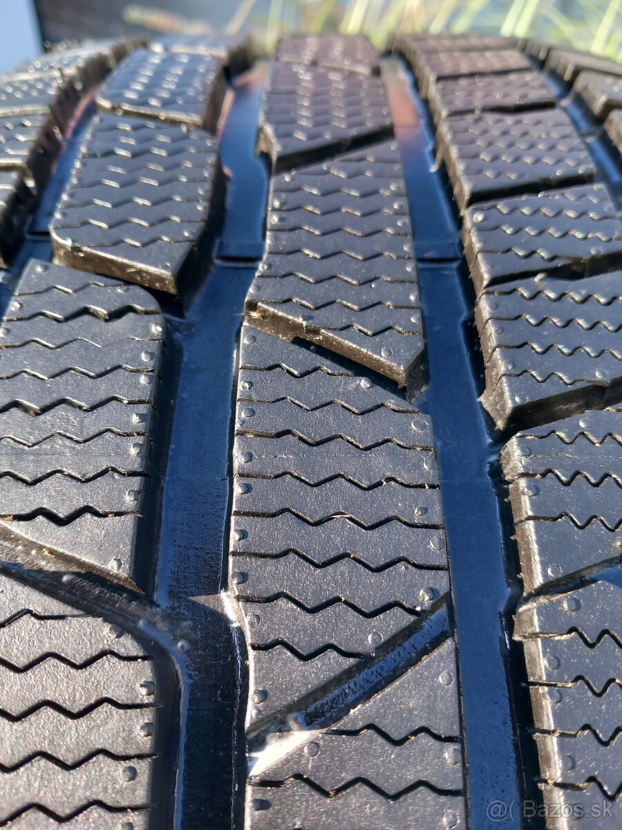 225/45 r17 zimne pneumatiky - 8