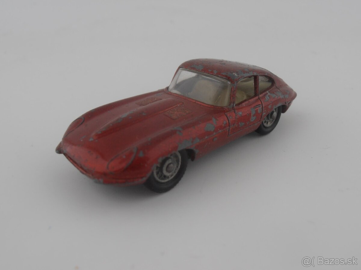 Pontiac Coupe, Rolls Royce, Jaguar E - 8