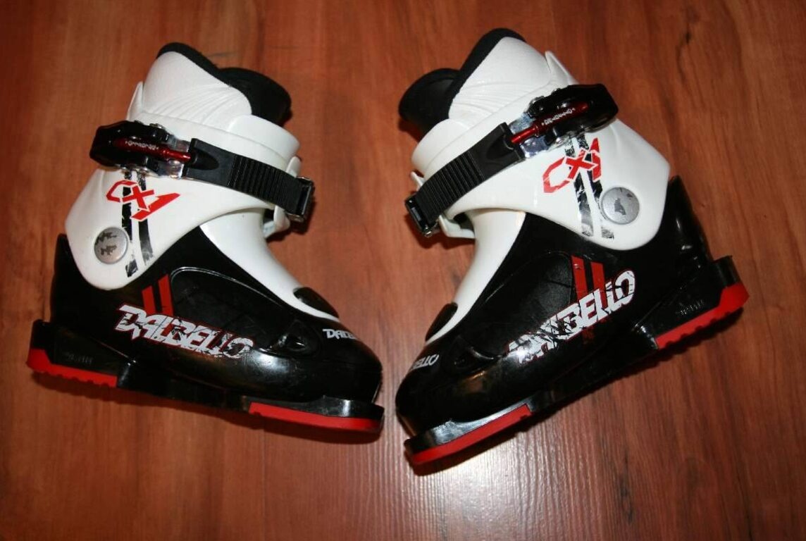 lyže atomic redster 70 cm , lyžiarky - 8