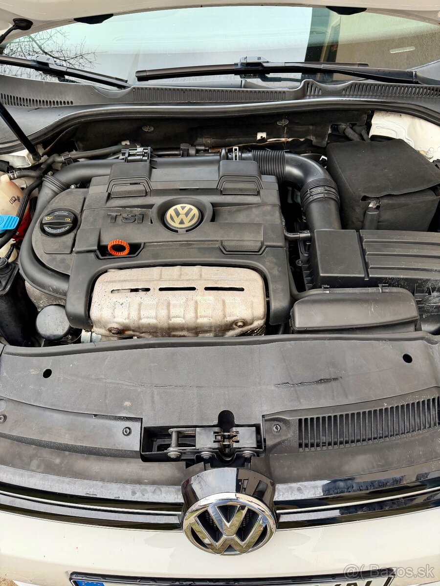 VOLKSWAGEN GOLF 1,4 TSI - 8