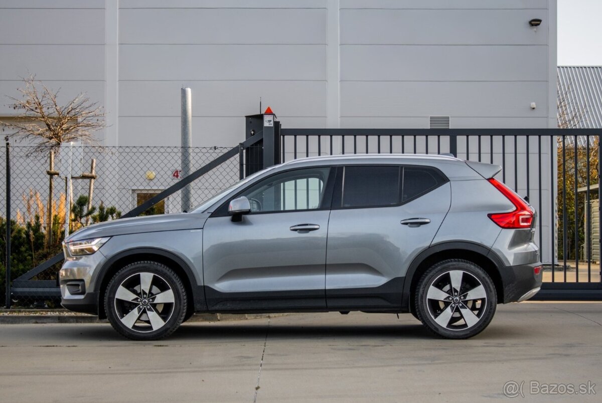 Volvo XC40 D4 Momentum AWD A/T - 8