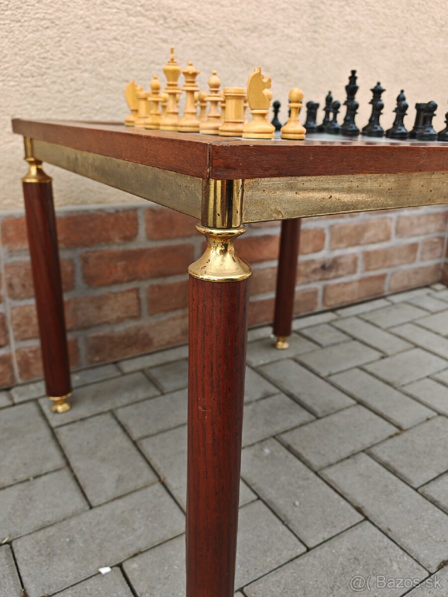 Šachový stolík s dreveným šachom - 8