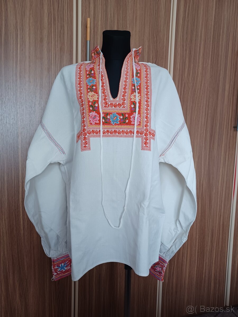 Pohorelá - folklórne košele - 8