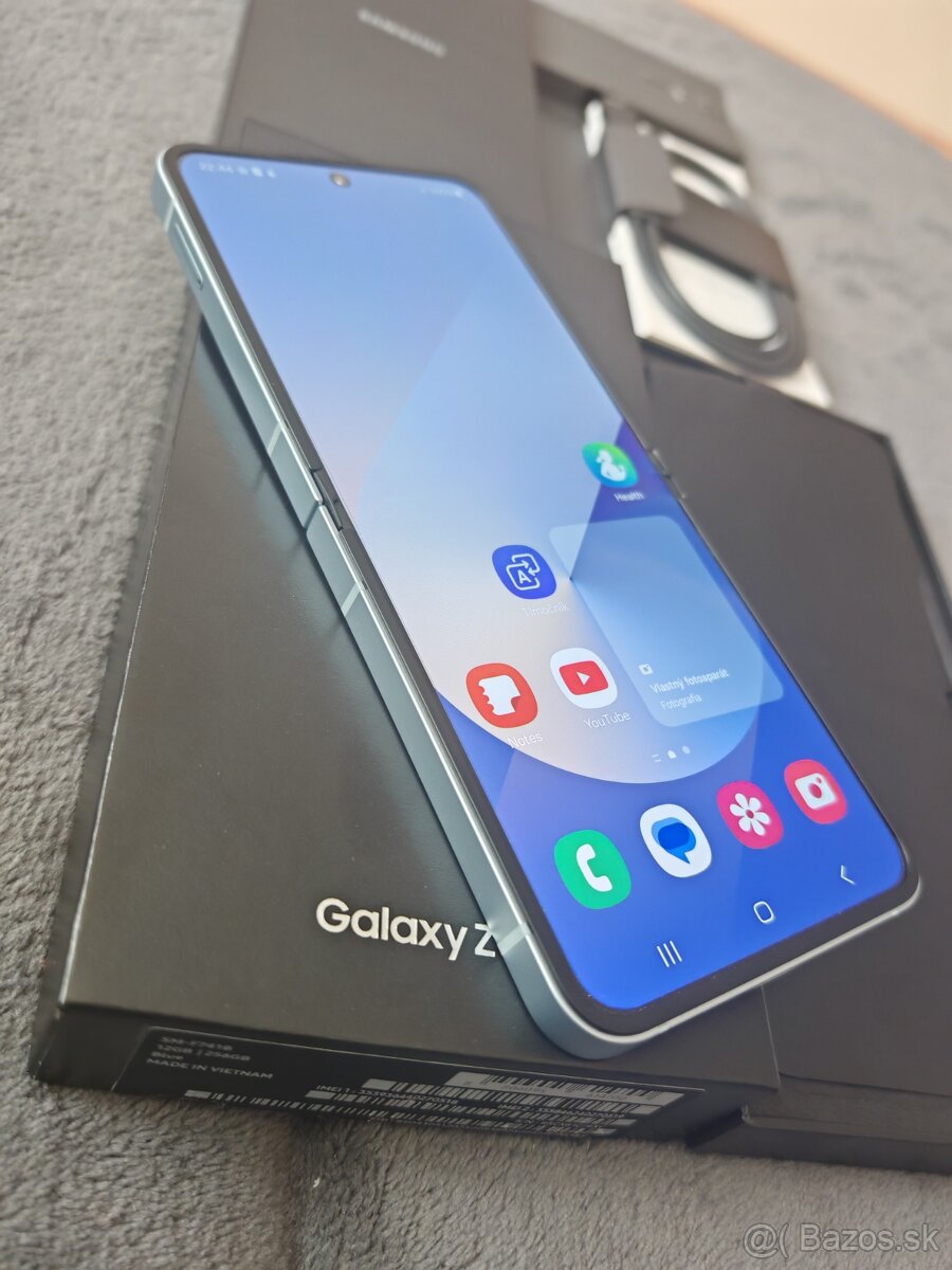 Samsung Galaxy Z Flip 6 12/256 - 8