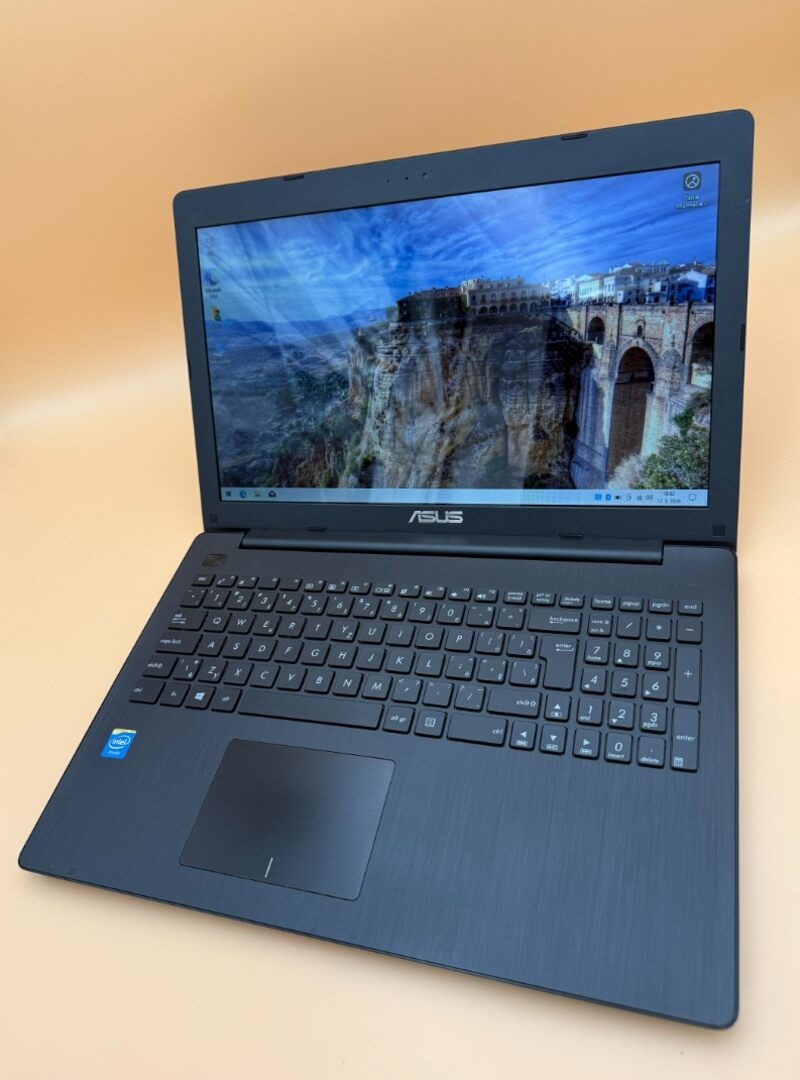 Notebook ASUS X553M / Intel Celeron / 8GB RAM / 120gb SSD - 8