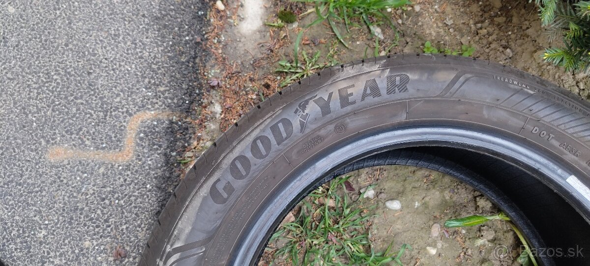 Letné Goodyear Efficientgrip 215/55 R17 94W - 8