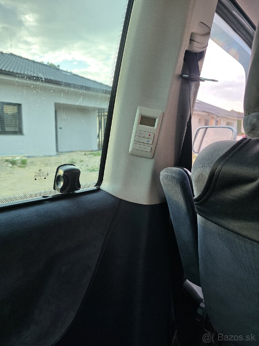 Predám VW CARAVELLE T4 - 8