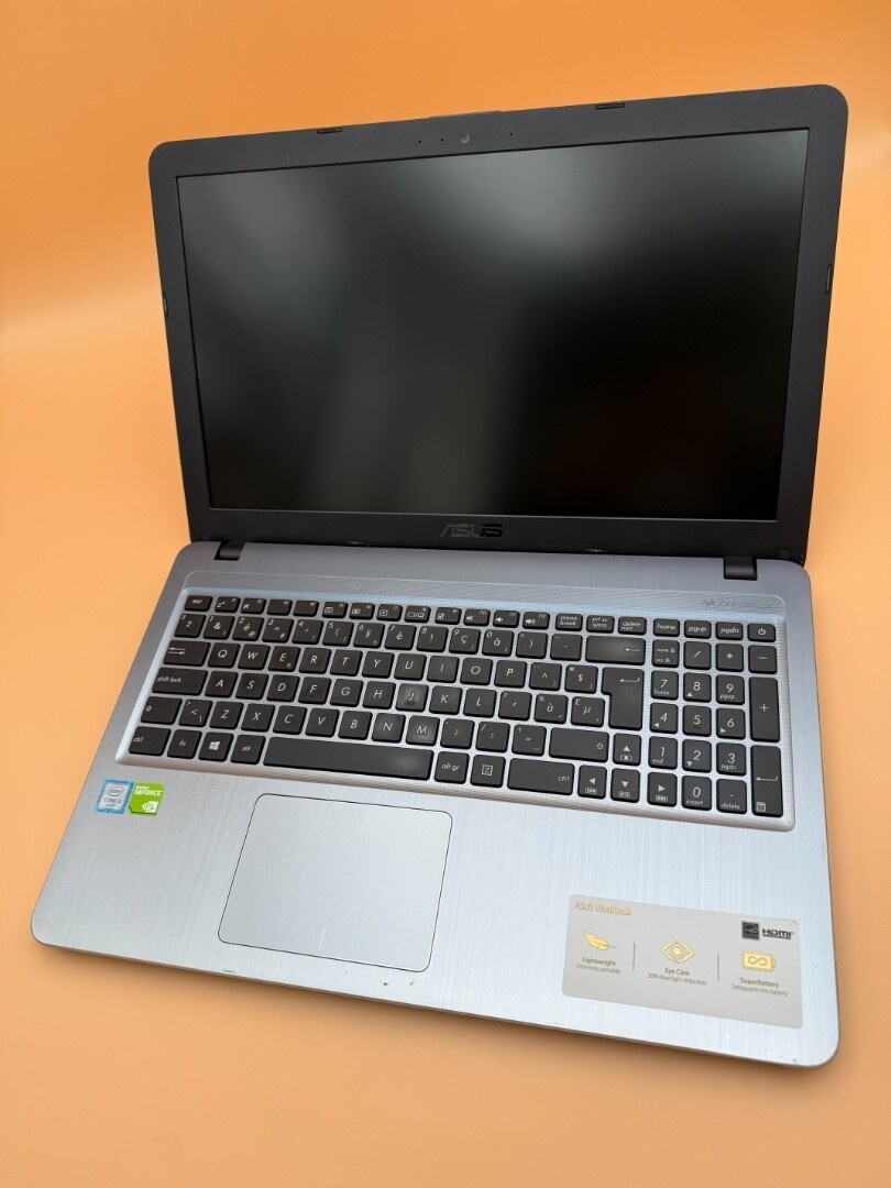 Notebook ASUS VivoBook i3-6006U / 16GB RAM / 256GB SSD / FHD - 8