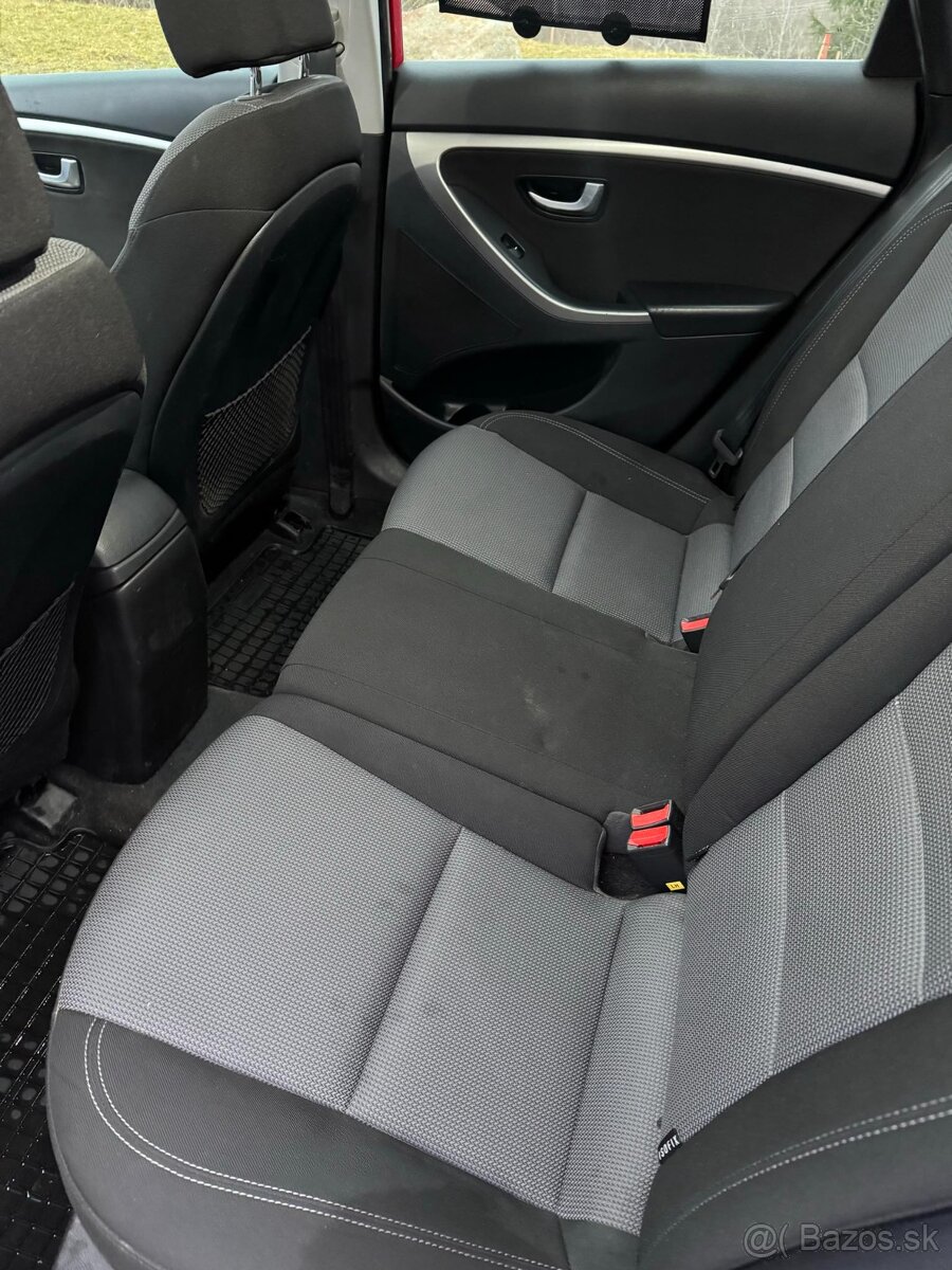 Hyundai i30 Hatchback 1.6 MPI Benzín, 88kW - 8