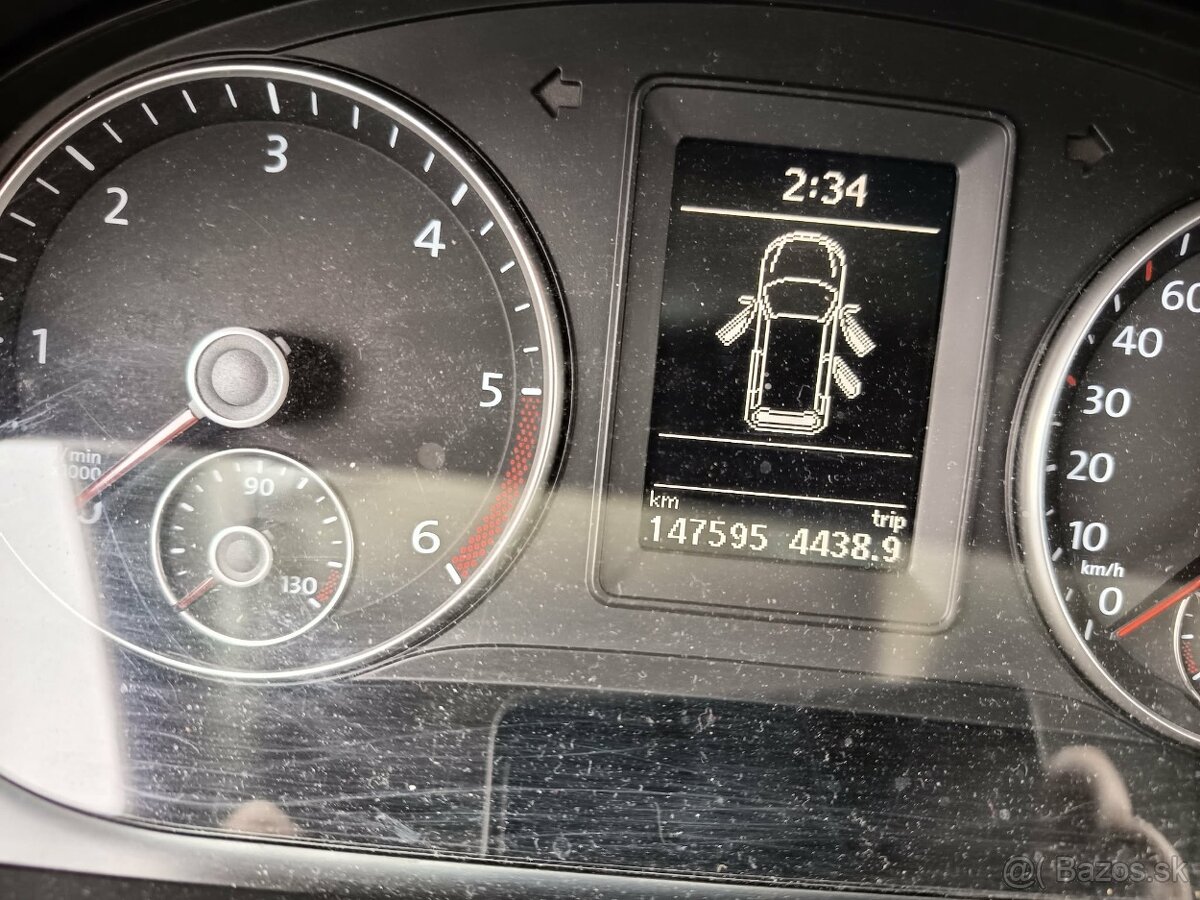 Predam VW Touran 1.6 TDI - 8