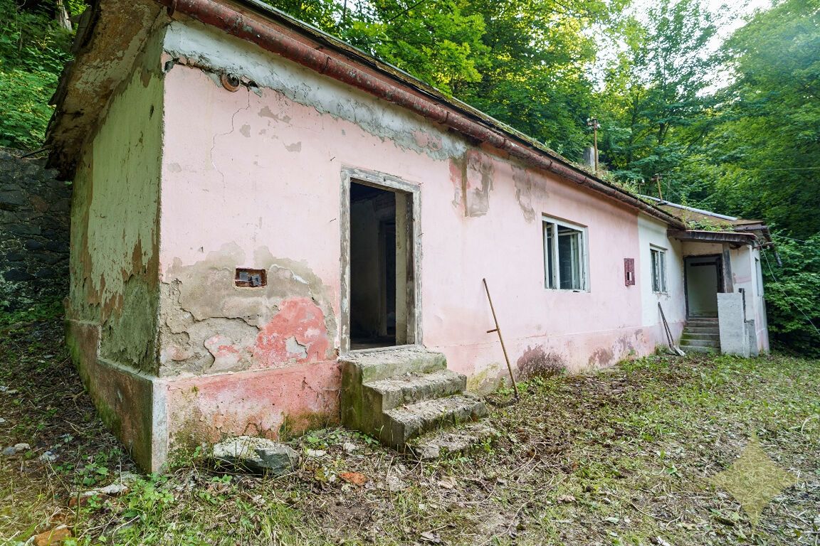 Rodinný dom vhodný na rekreáciu/prenájom v širšom centre Ban - 8