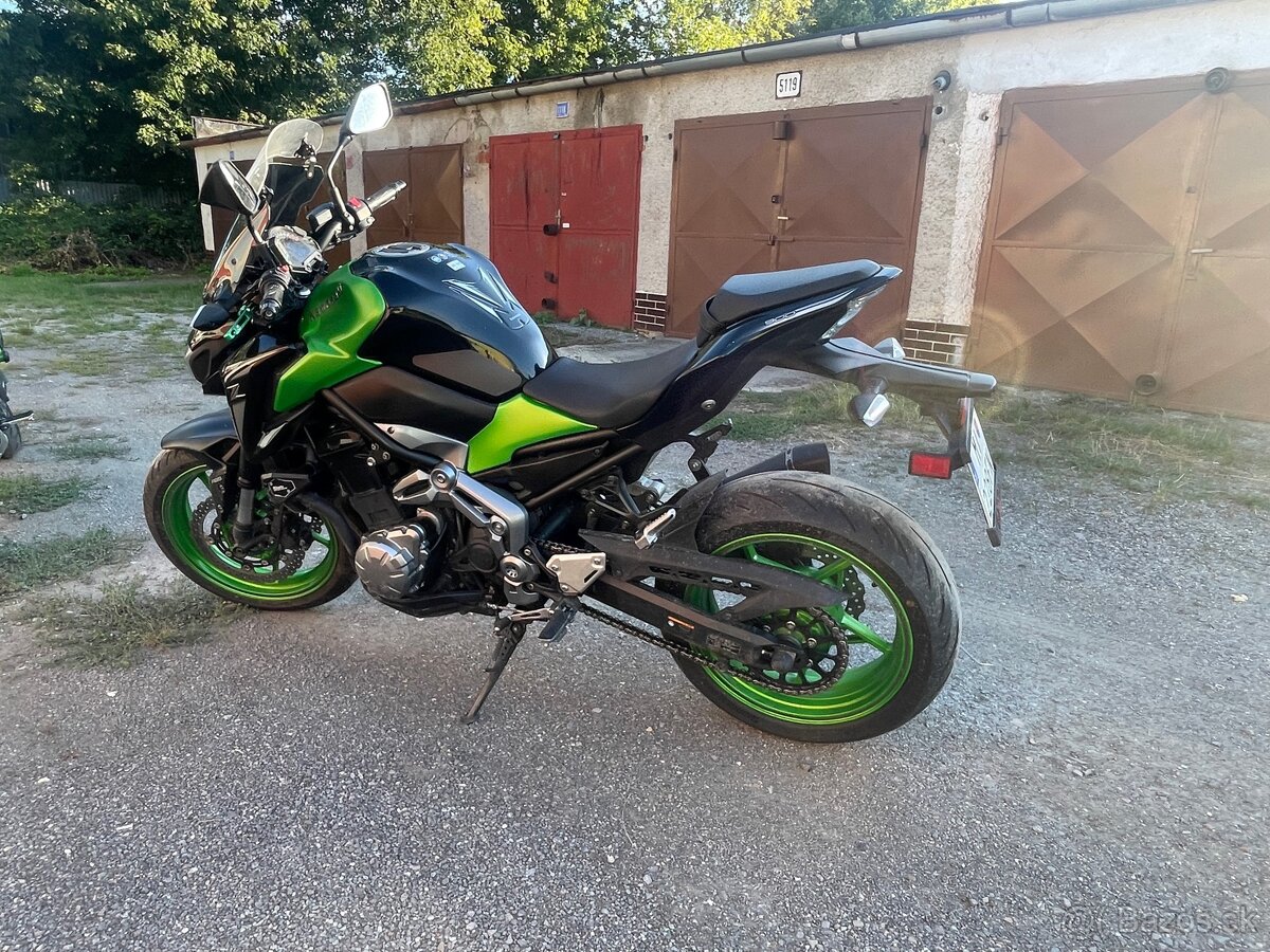 Kawasaki Z900 - 8