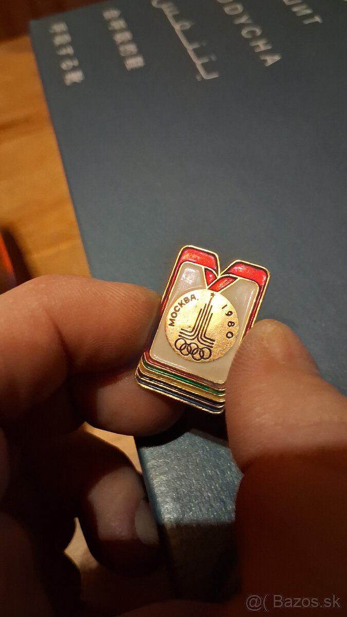 Staré kovové odznaky - 8