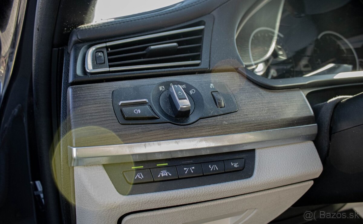 BMW 750i xDrive 2015 - 8