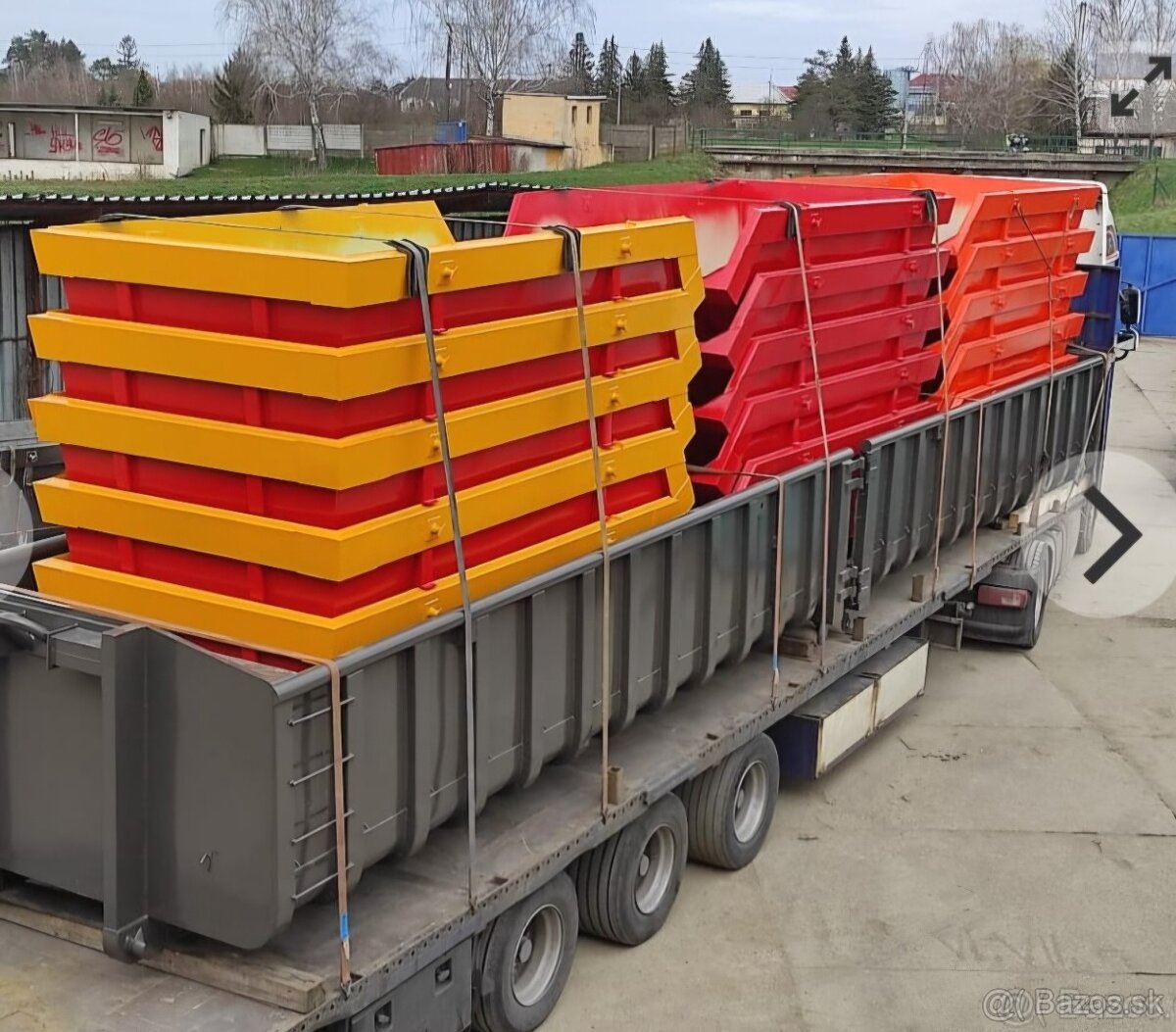 Prodám kontejner Avia valník 4,6m³.Skladem - 8