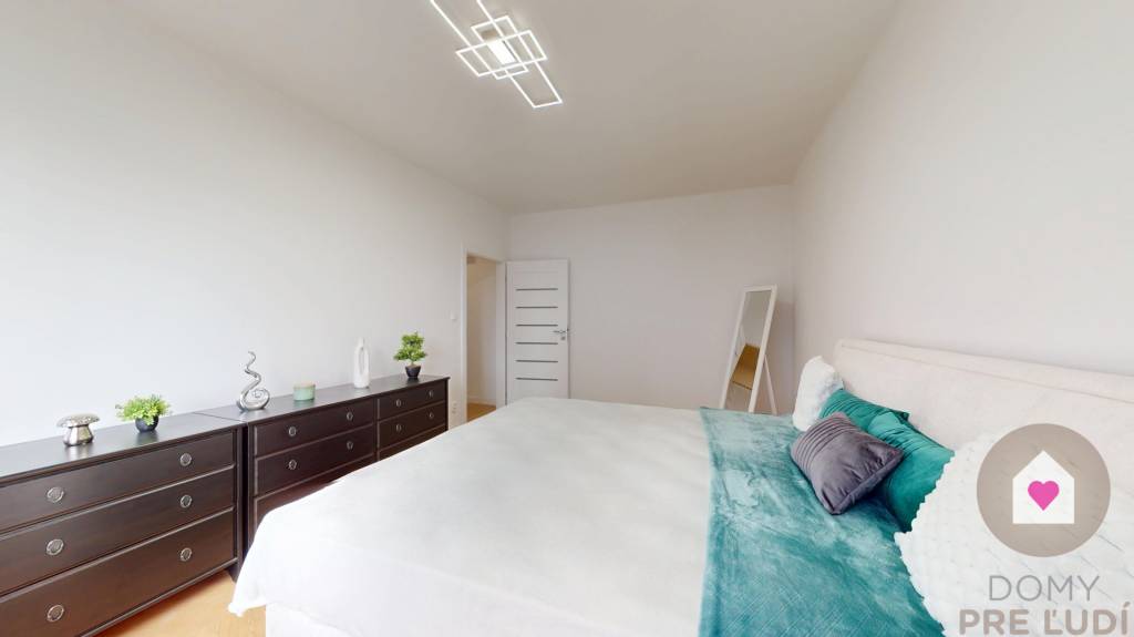 BA/NIVY-Prenájom komplet prerobeného 3 izbového bytu pri OC - 8