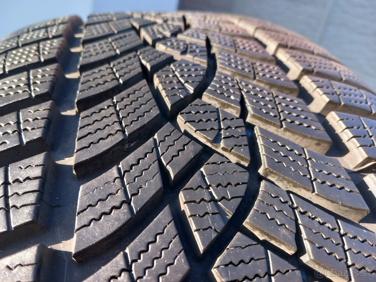 215/55 r17 zimne pneumatiky goodyear - 8