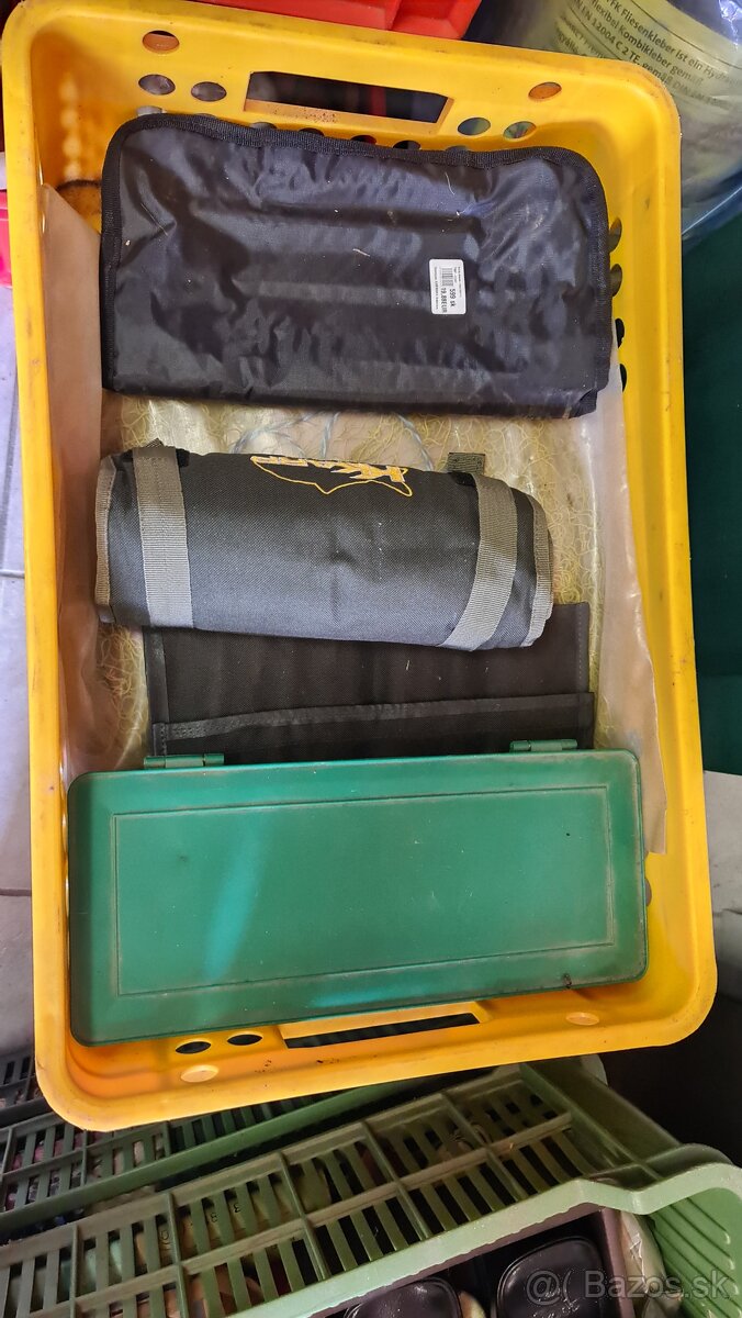 Rybárske potreby a udice. - 8