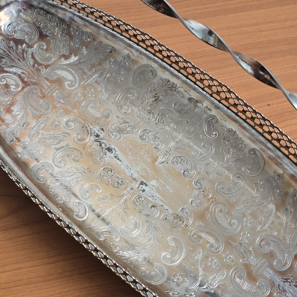 Gravírovaný postriebrený podnos - 8