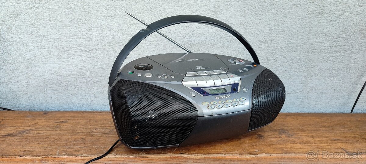Radiomagnetofon Sony - 8