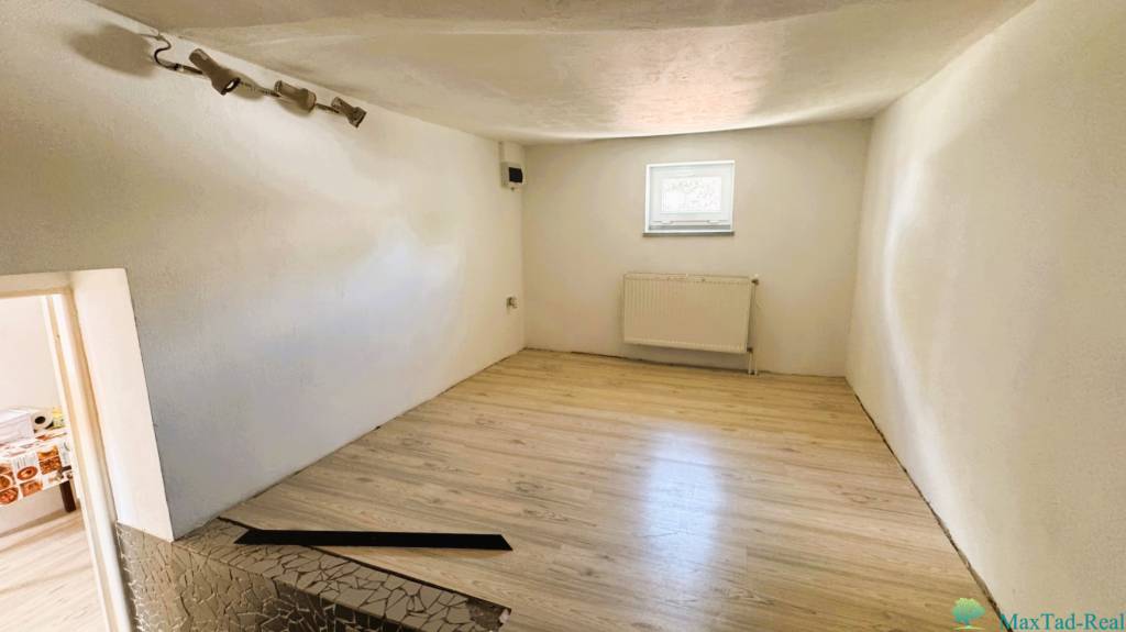 Milhostov bývanie či podnikanie? 1178m2, 118.000€. - 8