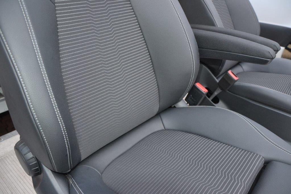 Mercedes-Benz Sprinter, Vito přední sedačky - 8