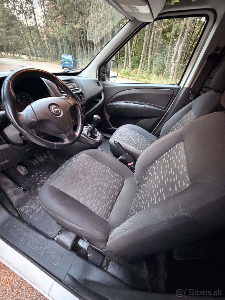 Opel combo 1,3 CDTI - 8