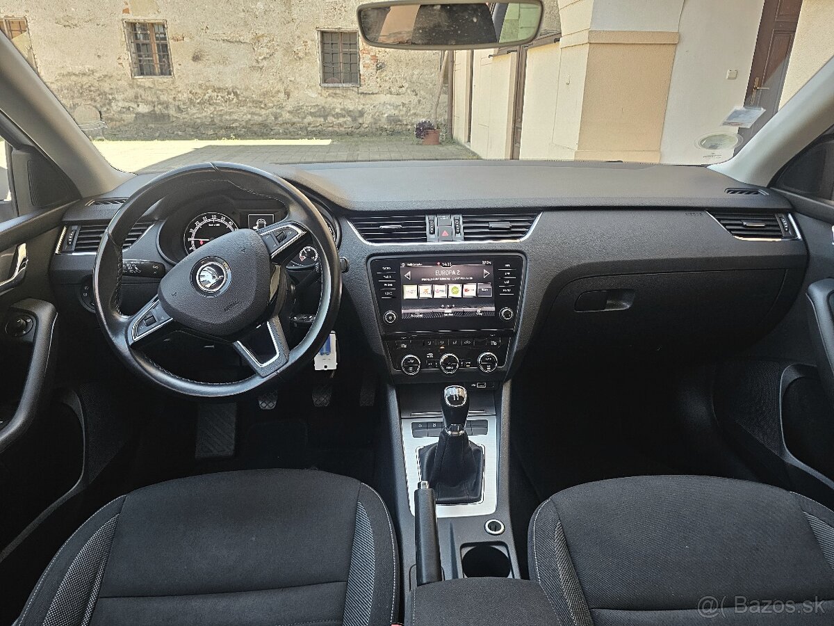 Škoda Octavia Combi 2.0 TDI M6 Ambition Navi DVD Koža Ťažné - 8
