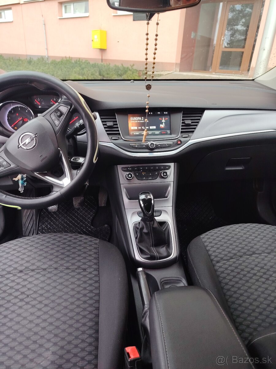 Opel Astra Sports Tourer - 8