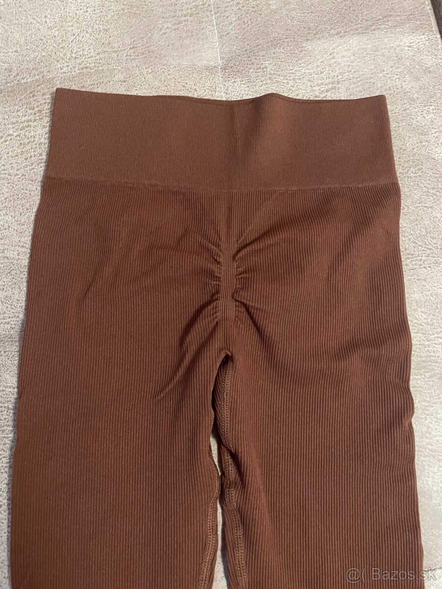 Hnede rebrovane leginy S - 8