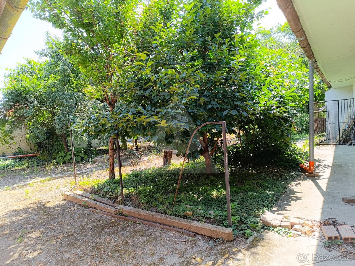 Na predaj 3 izbový rodinný dom v centre Komárna - 8