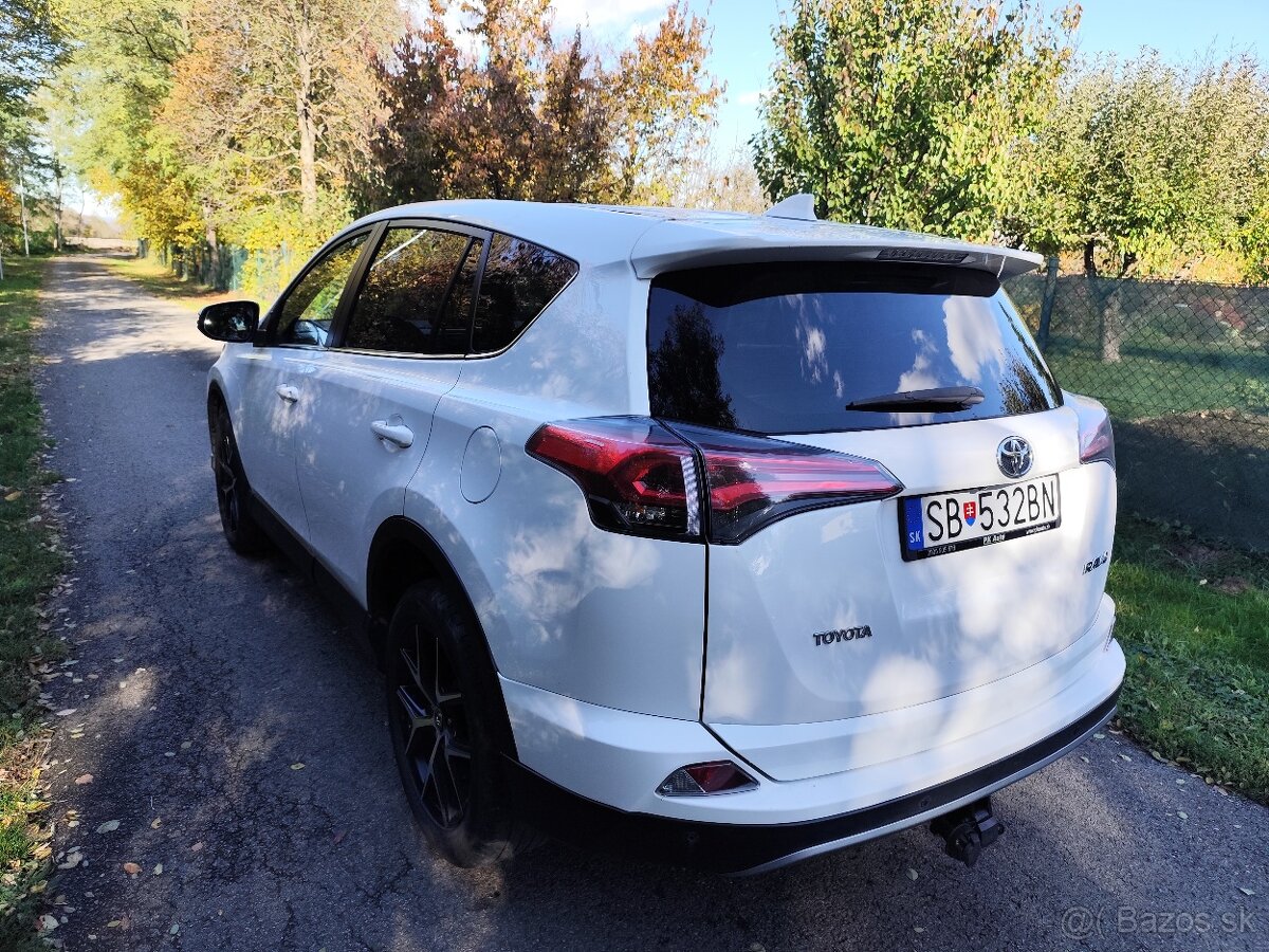 Toyota RAV4 2.0 diesel, 105kw, ročník 2017 - 8