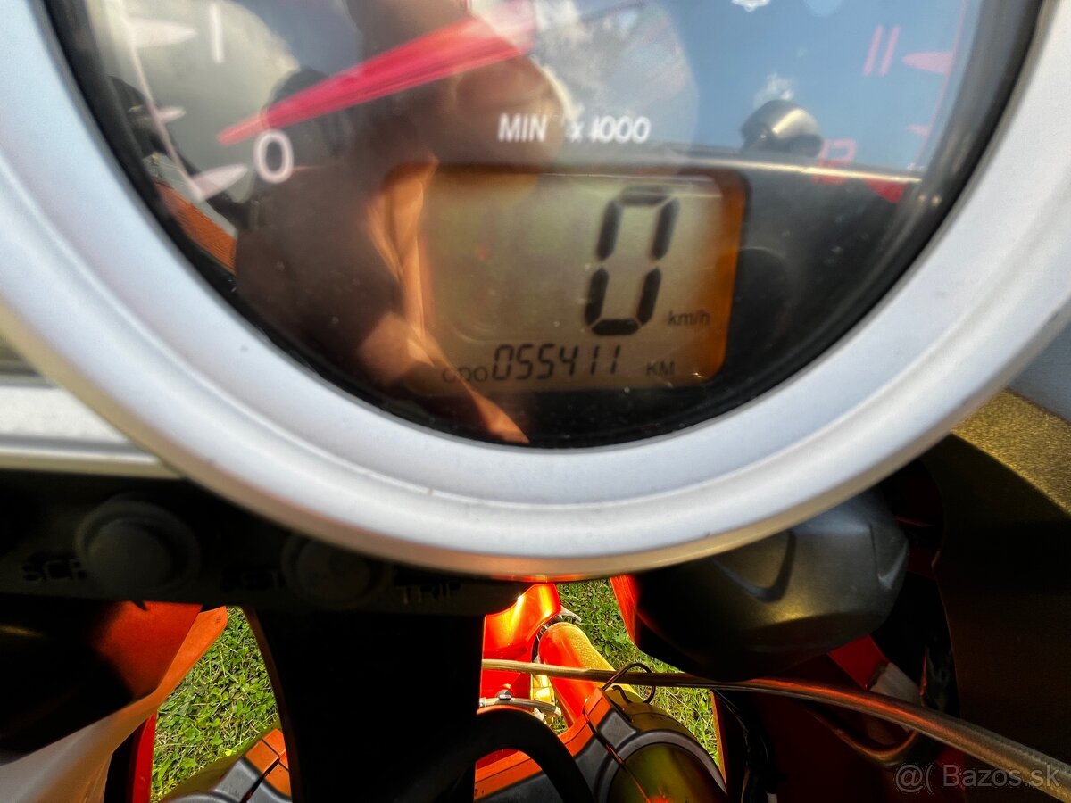 Triumph tiger 1050 - 8