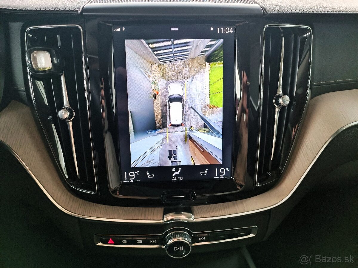 Volvo XC60 D4 Inscription A/T R-Design DO KONCA FEBRUÁRA - 8