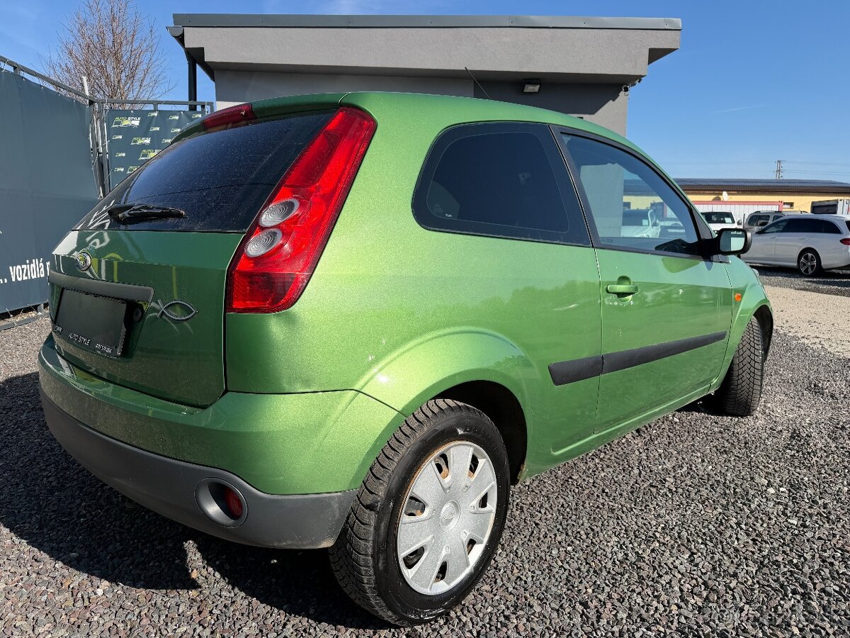 Ford Fiesta 1.3 Ambiente - 8