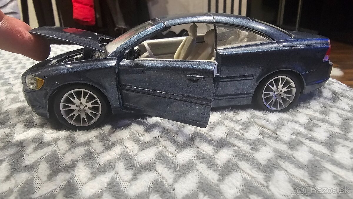 Model 1:18 Jaguar XJ220 - 8