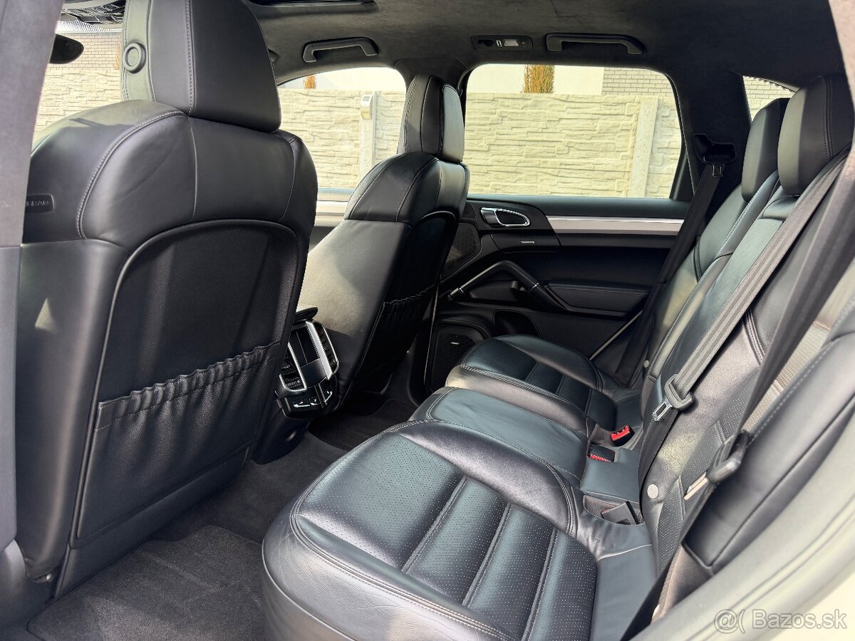 Porsche Cayenne GTS 4.4 V8 - 8