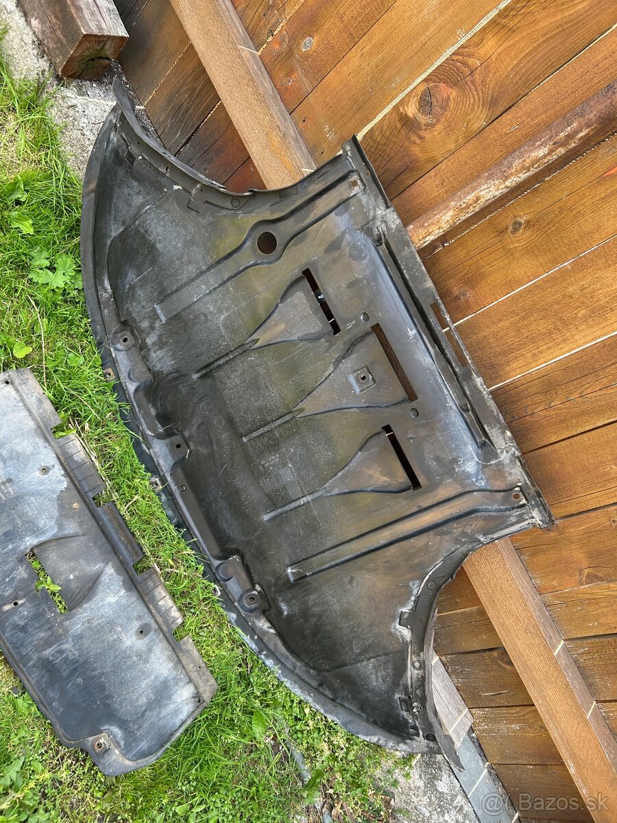 Spodný plast motora A6 c6 - 8