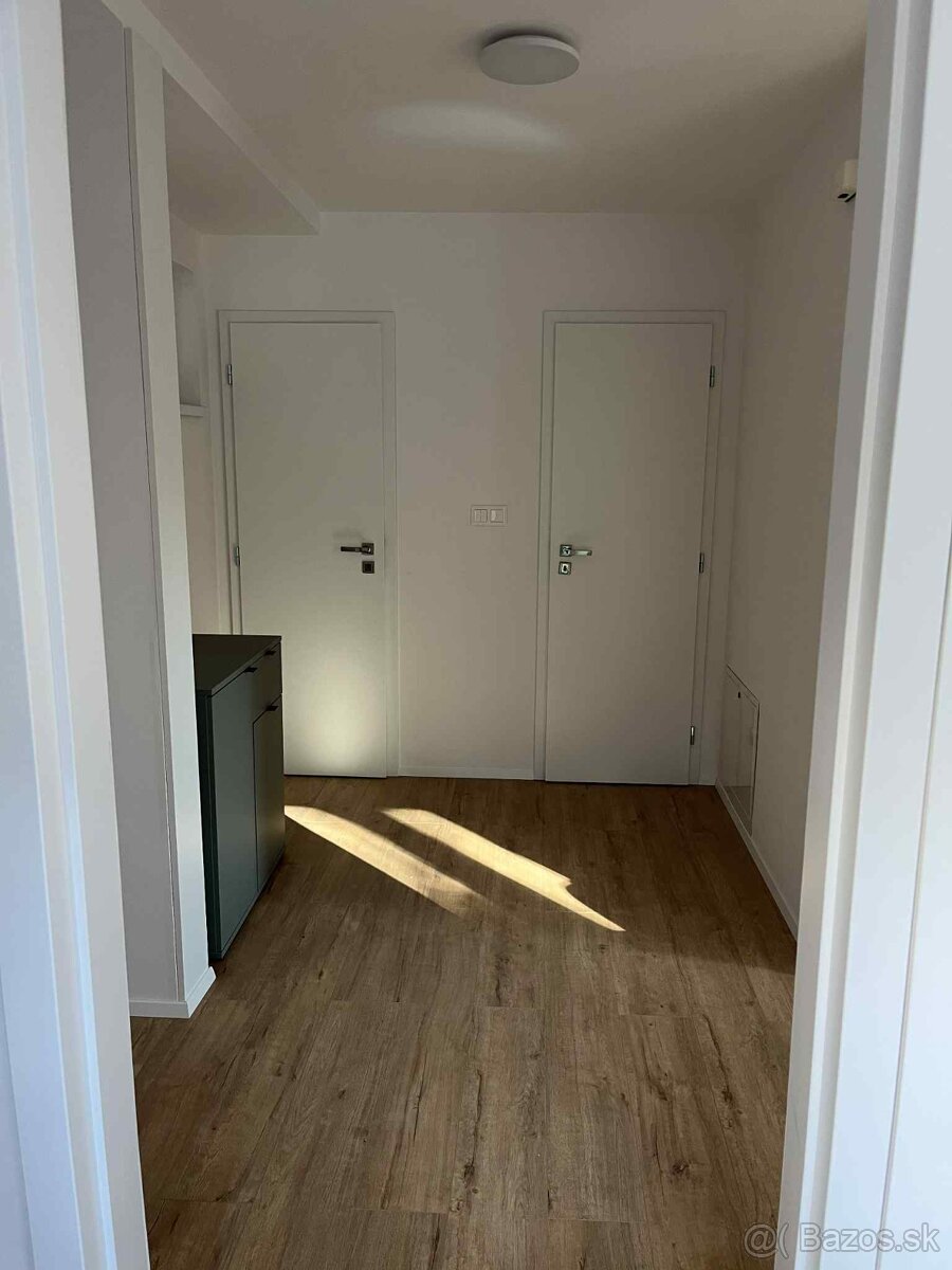 Prenájom: NOVÝ byt s TERASOU a PARKOVANÍM - Sabinov - 8
