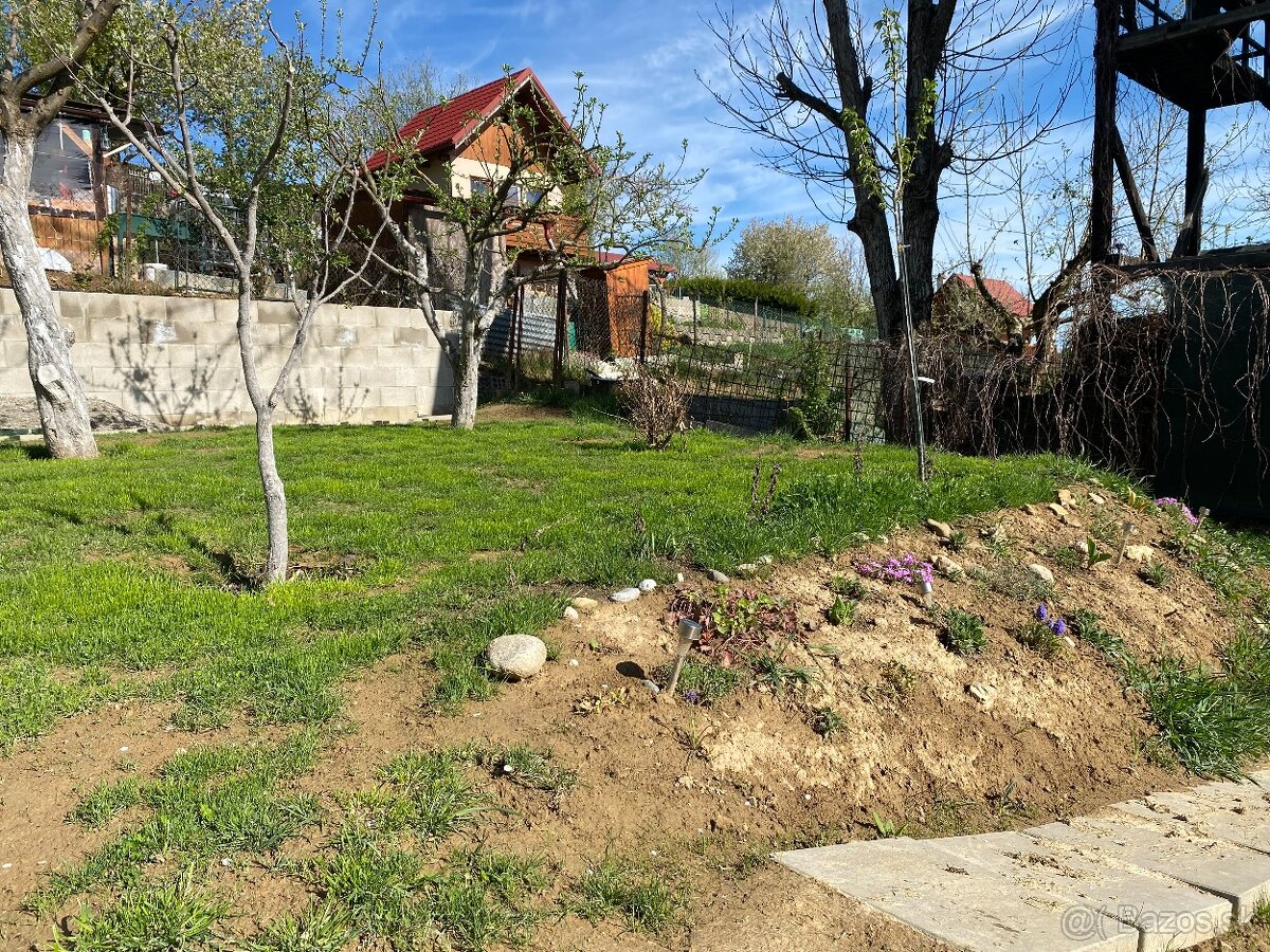 ZNÍŽENÁ CENA ZAHRADKA PB - 752m2 - 8