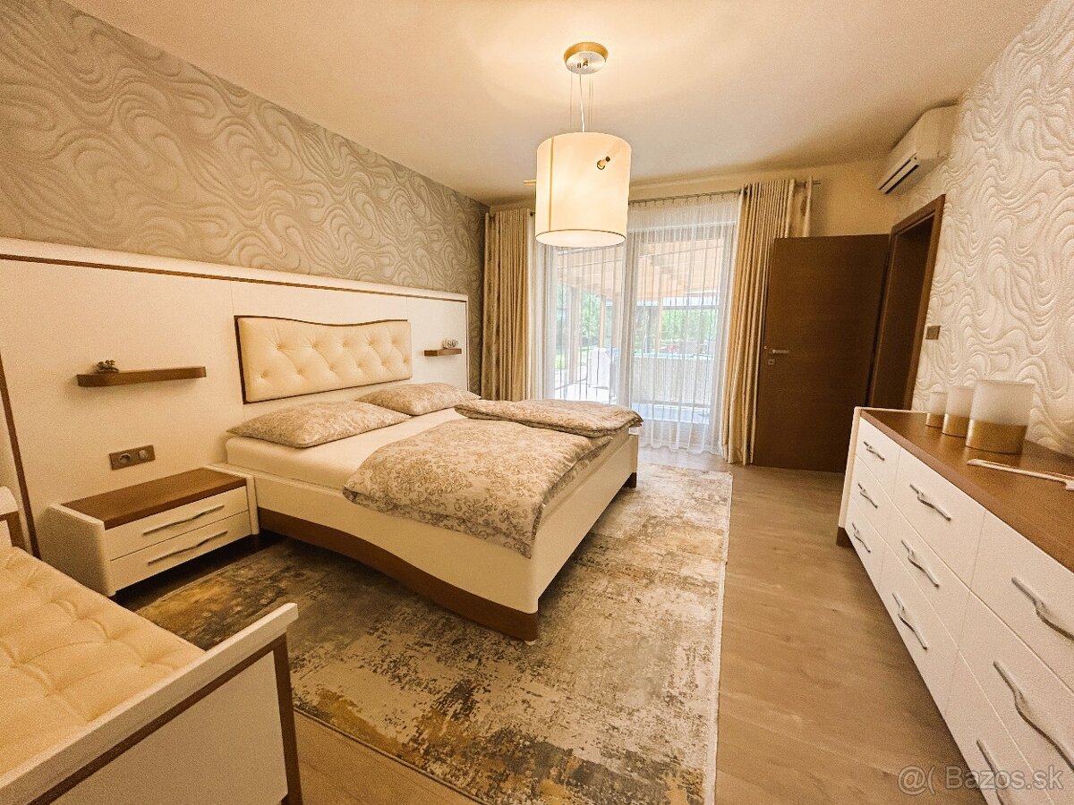 Kováčová – luxusná rodinná vila s pozemkom - 2150 m2 - 8