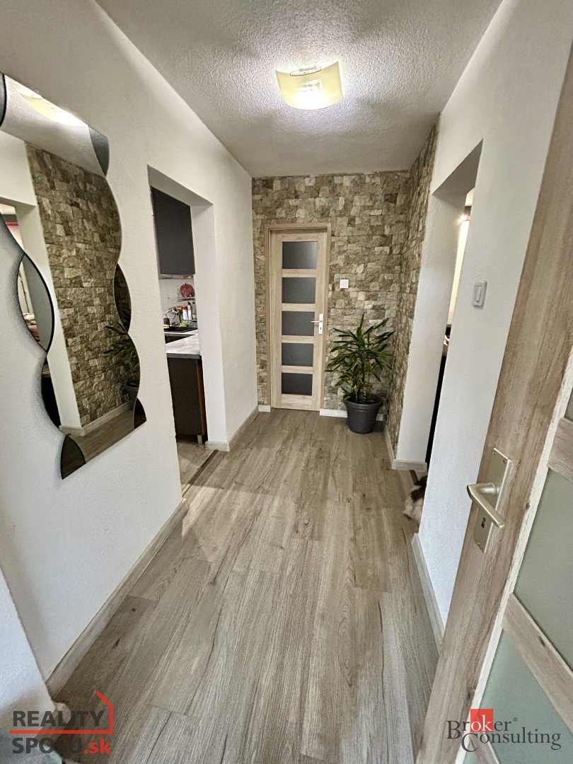 Rodinný dom v obci Bzovík - 8