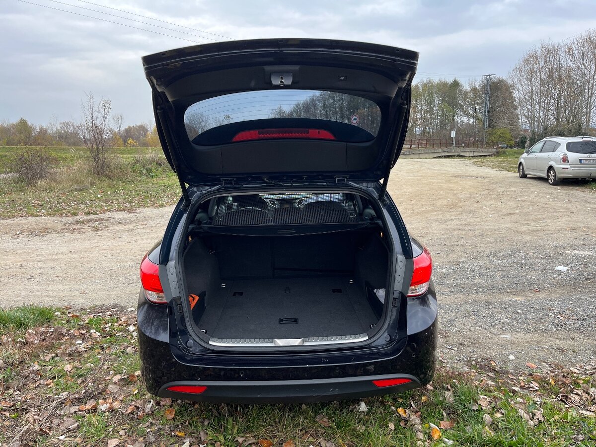 Hyundai i40 kombi automat 1,7 diesel r.v.2013 - 8
