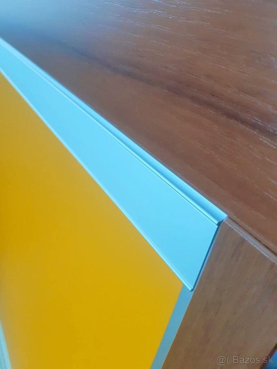 Vyvýšená posteľ so skriňou - 8